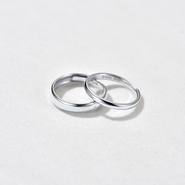 Adjustable plain silver ring