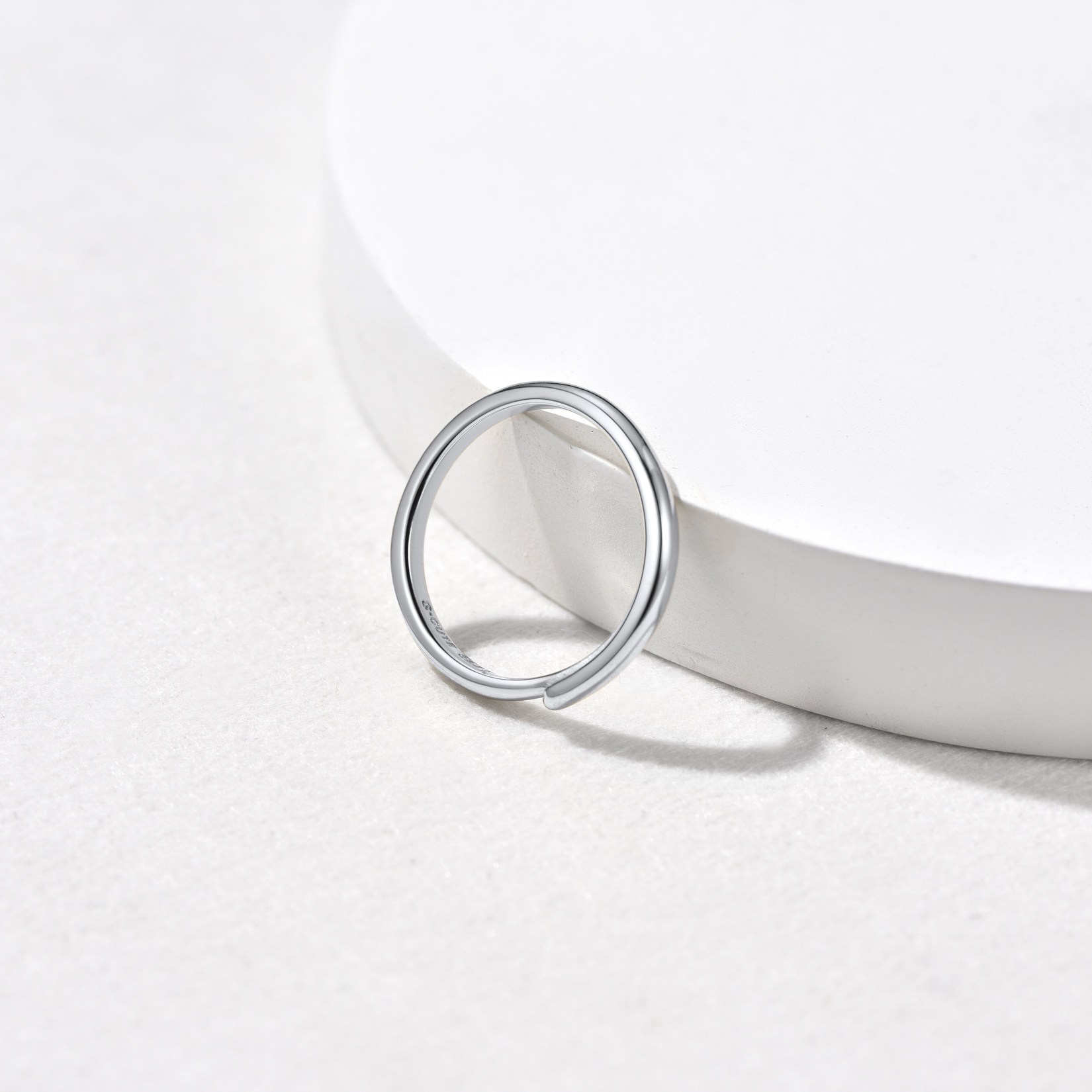 Adjustable plain silver ring
