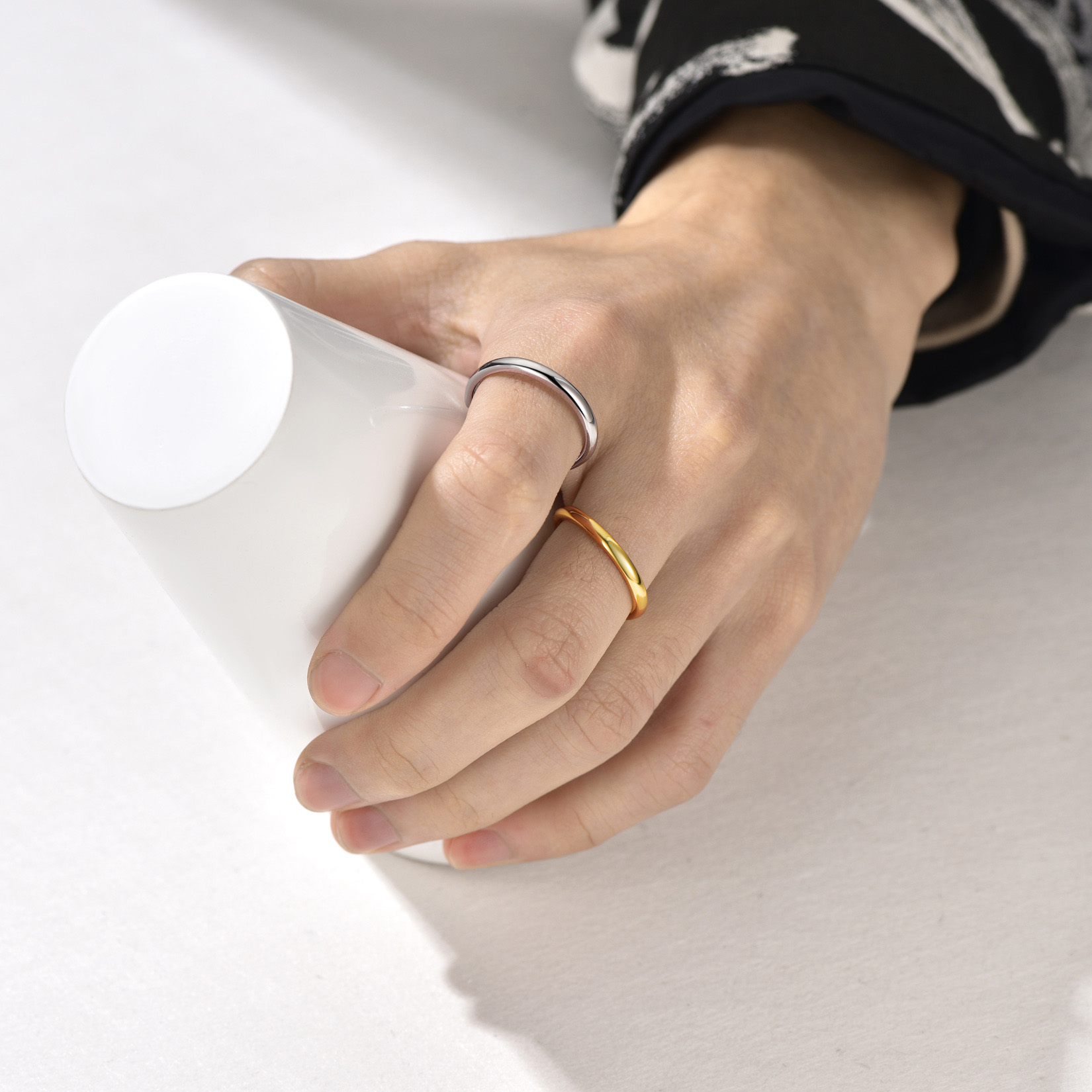 Adjustable plain silver ring
