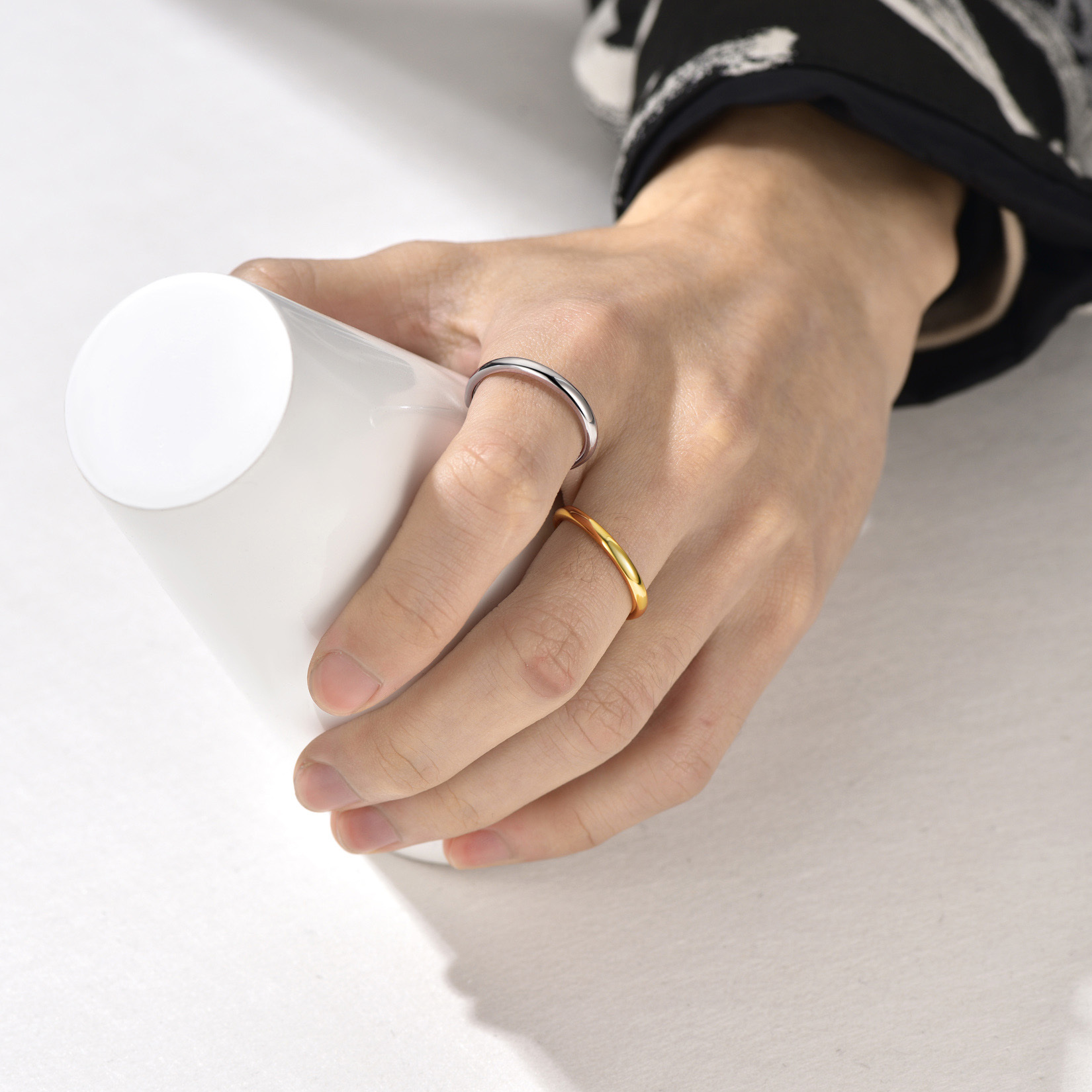 Adjustable plain silver ring