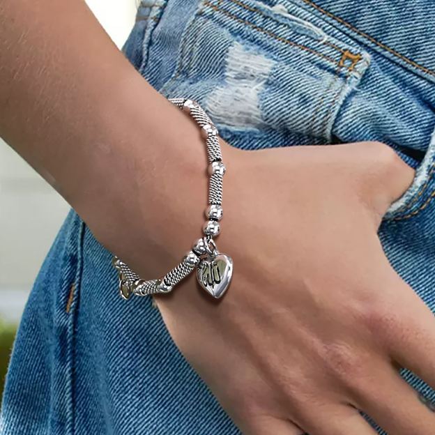 Allah heart beads bracelet on woman wrist