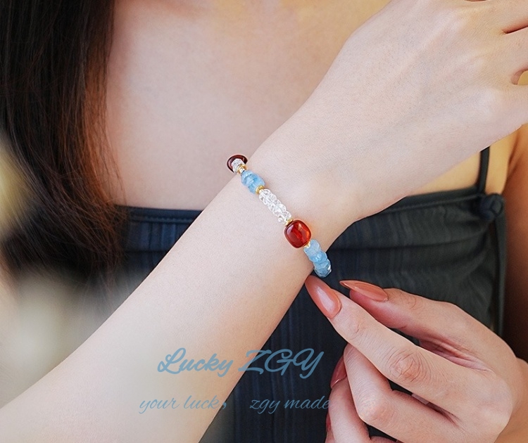 Blue sky and white clouds-luckyzgy