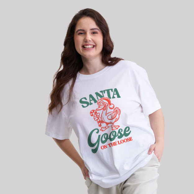 Santa Goose On The Loose Geek T-Shirt