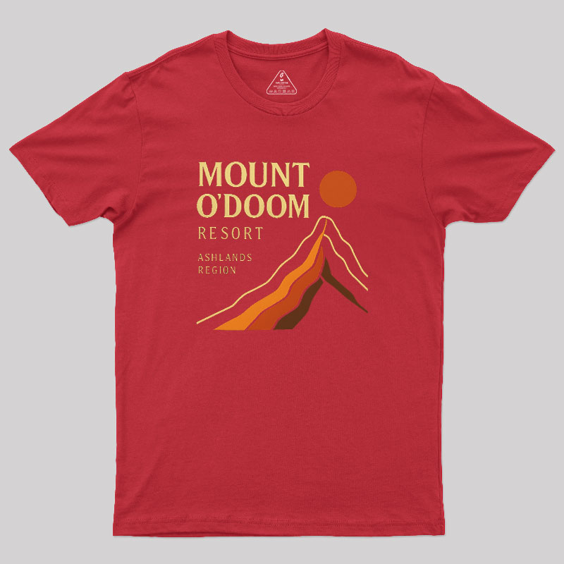 MOUNT?ODOOM?RESORT Geek T-Shirt