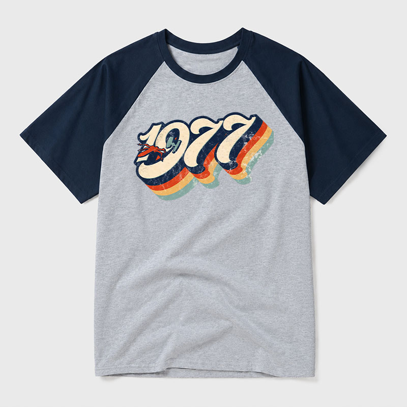 1977 Vintage Geek Retro Raglan T-Shirt