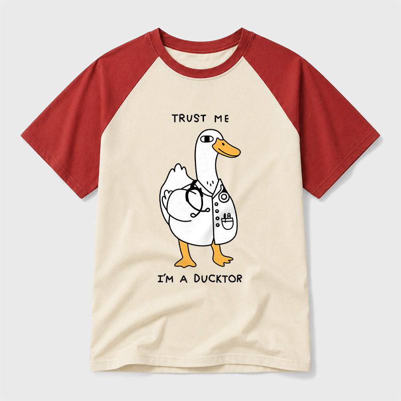 Trust Me I'm a Ducktor Geek Retro Raglan T-Shirt
