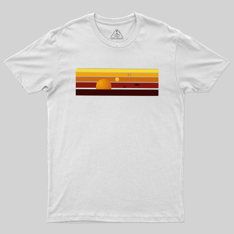 Tatooine Sun Essential Geek T-Shirt