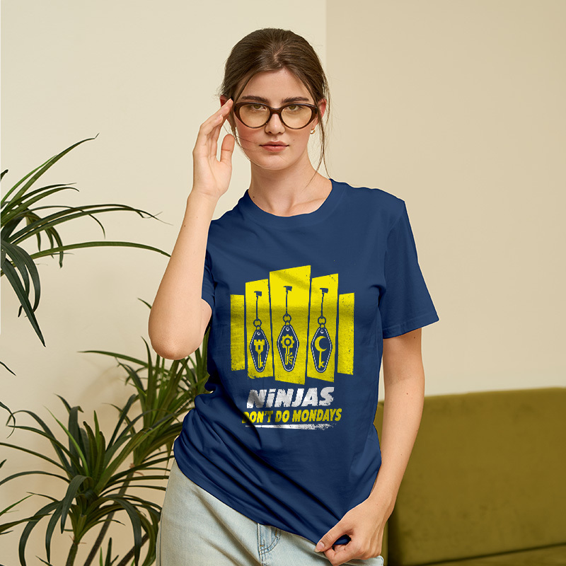 Ninjas Don't Do Mondays Geek T-Shirt