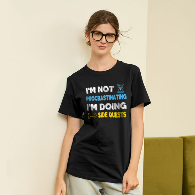 I'm Not Procrastinating I'm Doing Side Quests Geek T-Shirt