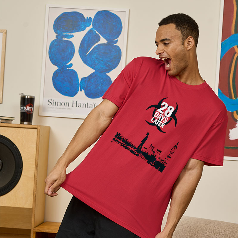 28 DAYS LATER Geek T-Shirt