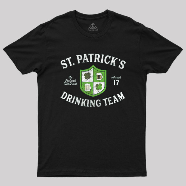 St Patrick's Drinking Team Geek T-Shirt