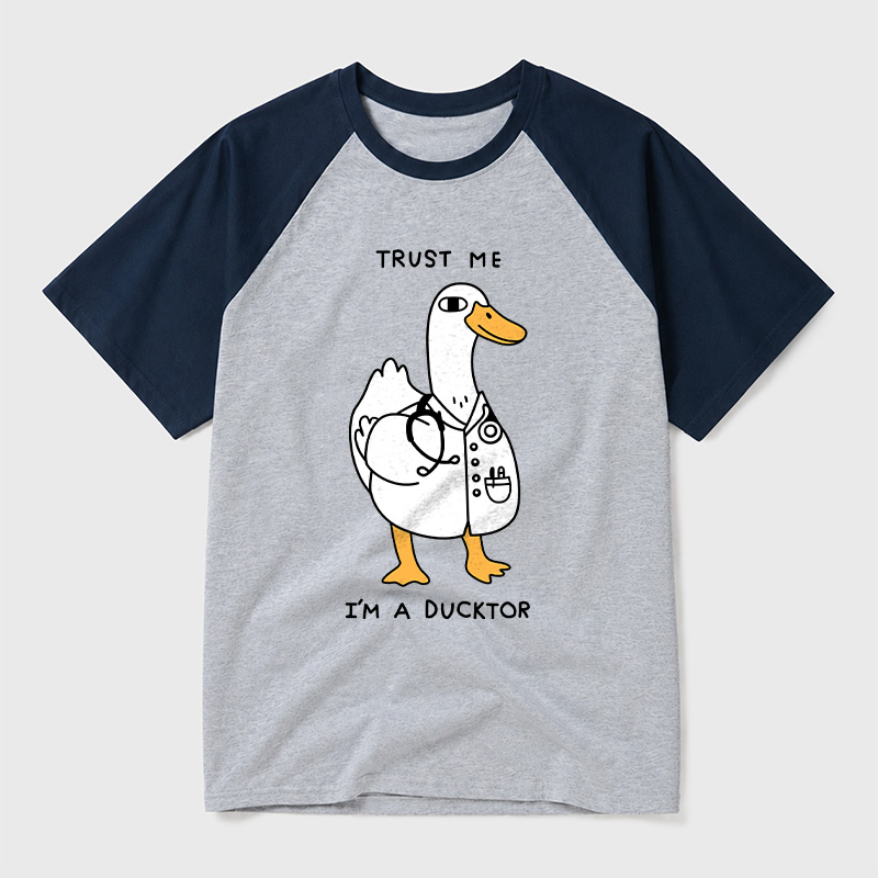 Trust Me I'm a Ducktor Geek Retro Raglan T-Shirt