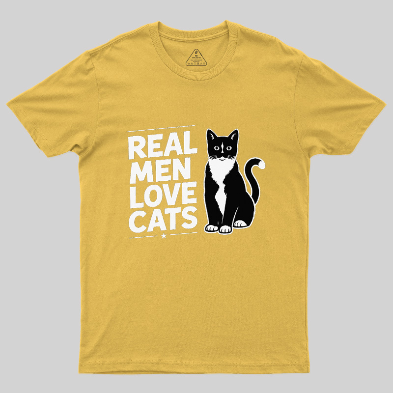 Real Men Love Cats Geek T-Shirt