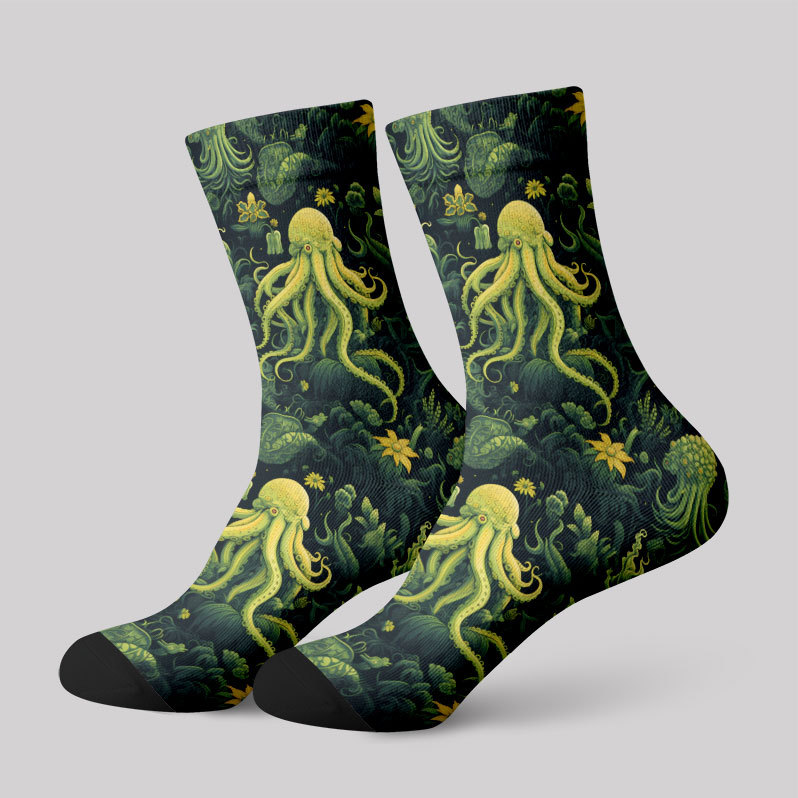 Geeksoutfit Cthulhu Men's Socks for Sale
