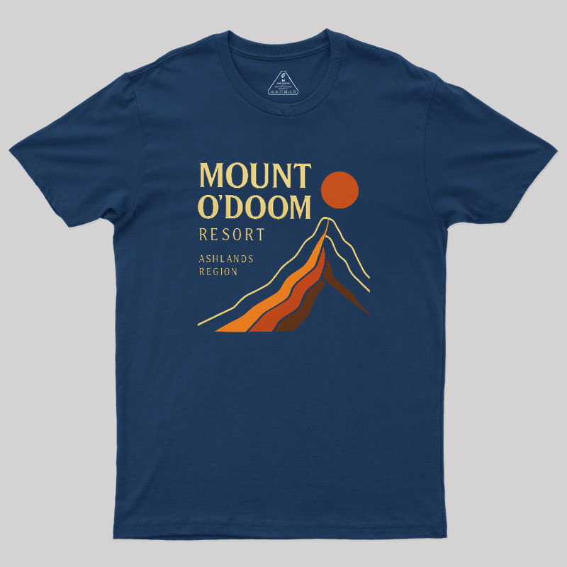 MOUNT?ODOOM?RESORT Geek T-Shirt