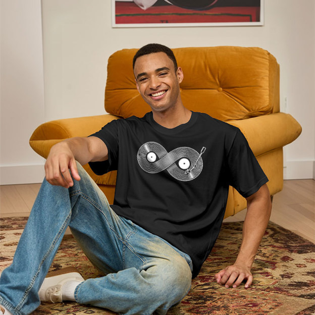 Retro Black Records Infinite Music Lover Geek T-Shirt