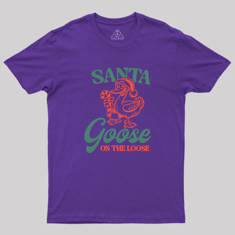 Santa Goose On The Loose Geek T-Shirt