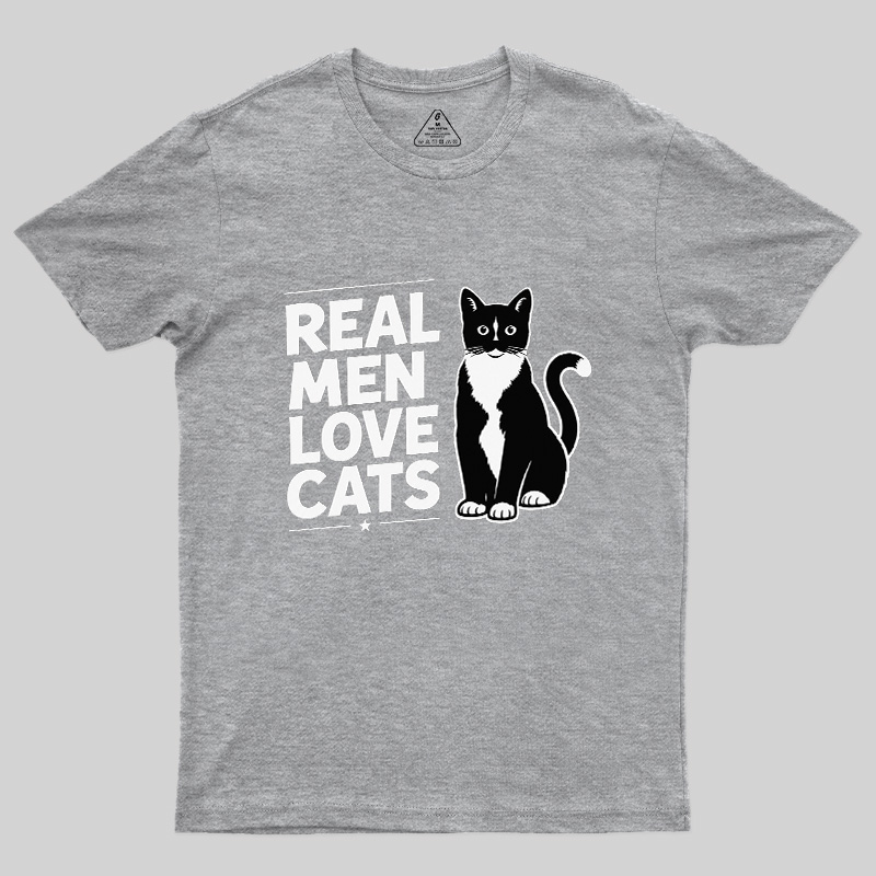 Real Men Love Cats Geek T-Shirt