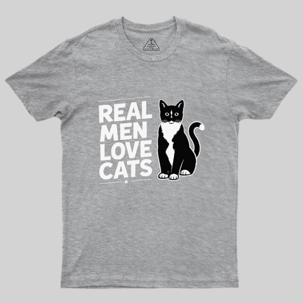 Real Men Love Cats Geek T-Shirt