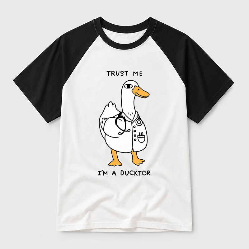 Trust Me I'm a Ducktor Geek Retro Raglan T-Shirt