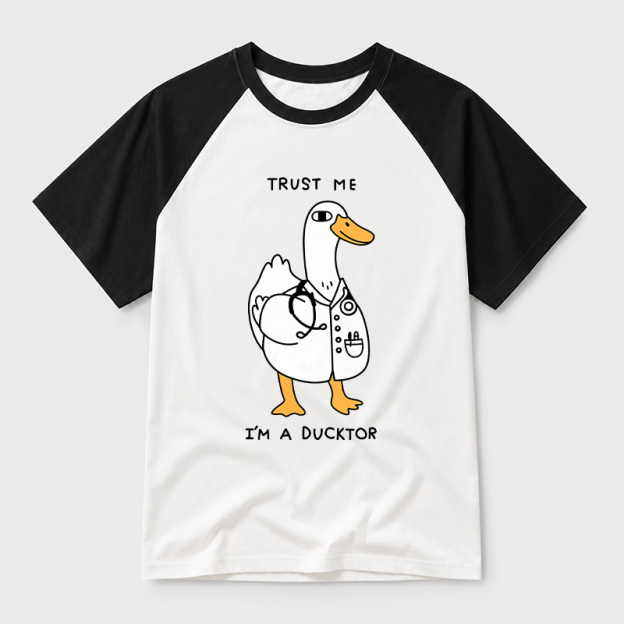 Trust Me I'm a Ducktor Geek Retro Raglan T-Shirt