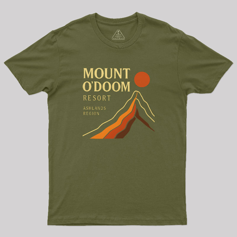 MOUNT?ODOOM?RESORT Geek T-Shirt