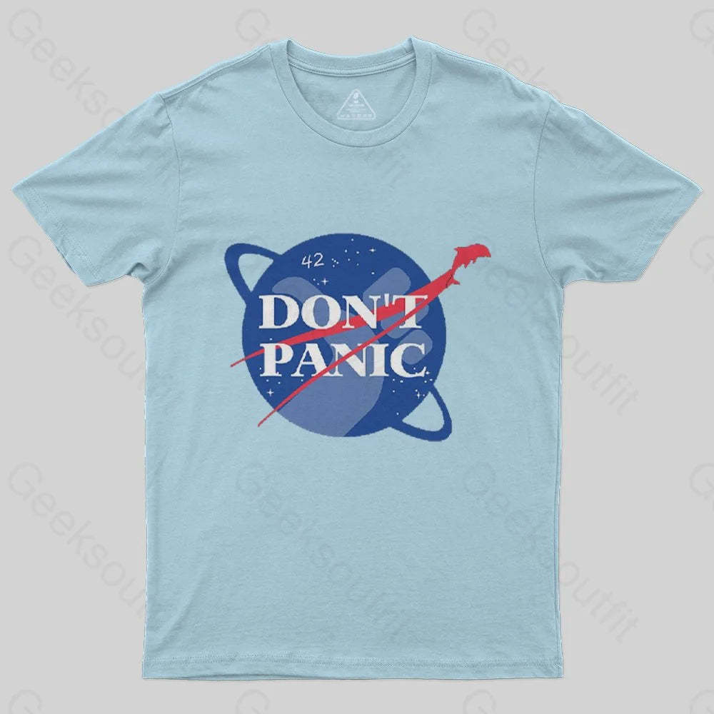 Don't Panic T-Shirt - Geeksoutfit