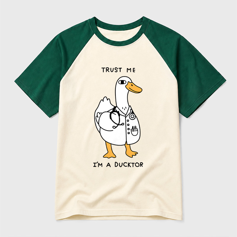 Trust Me I'm a Ducktor Geek Retro Raglan T-Shirt
