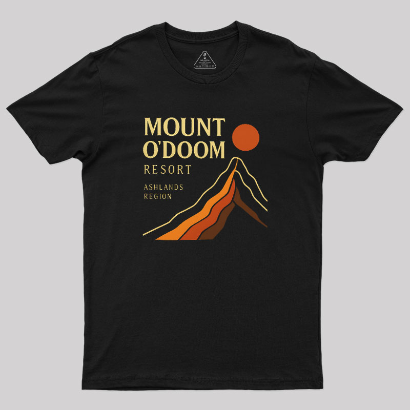 MOUNT?ODOOM?RESORT Geek T-Shirt