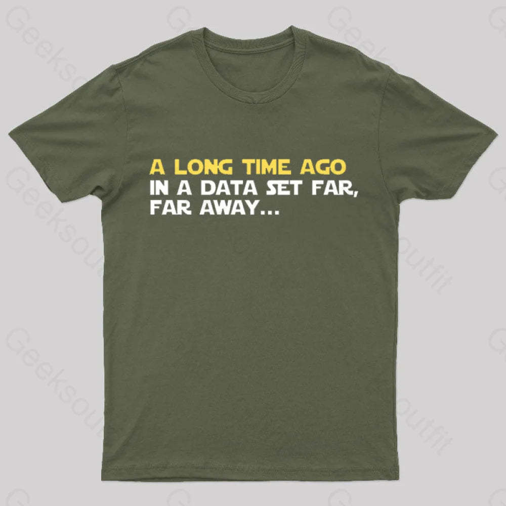 In A Data Set Far Geek T-Shirt Army Green / S