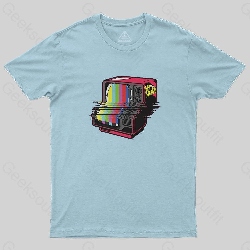 Nostalgia Tube Screen TV T-Shirt - Geeksoutfit