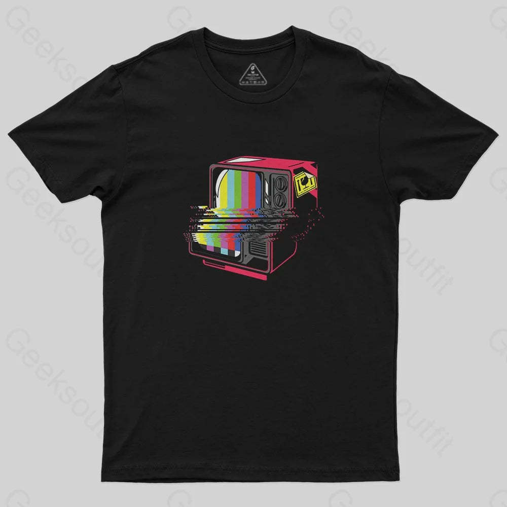 Nostalgia Tube Screen TV T-Shirt - Geeksoutfit