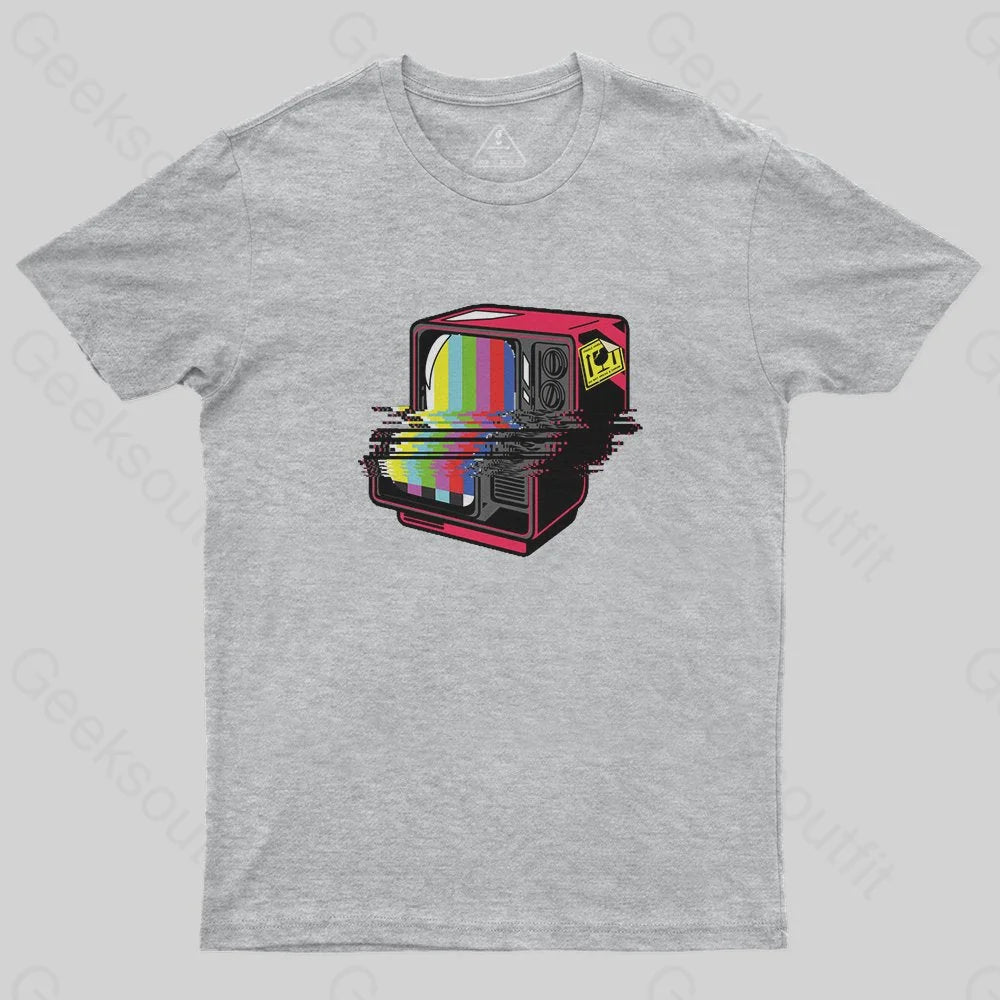 Nostalgia Tube Screen TV T-Shirt - Geeksoutfit