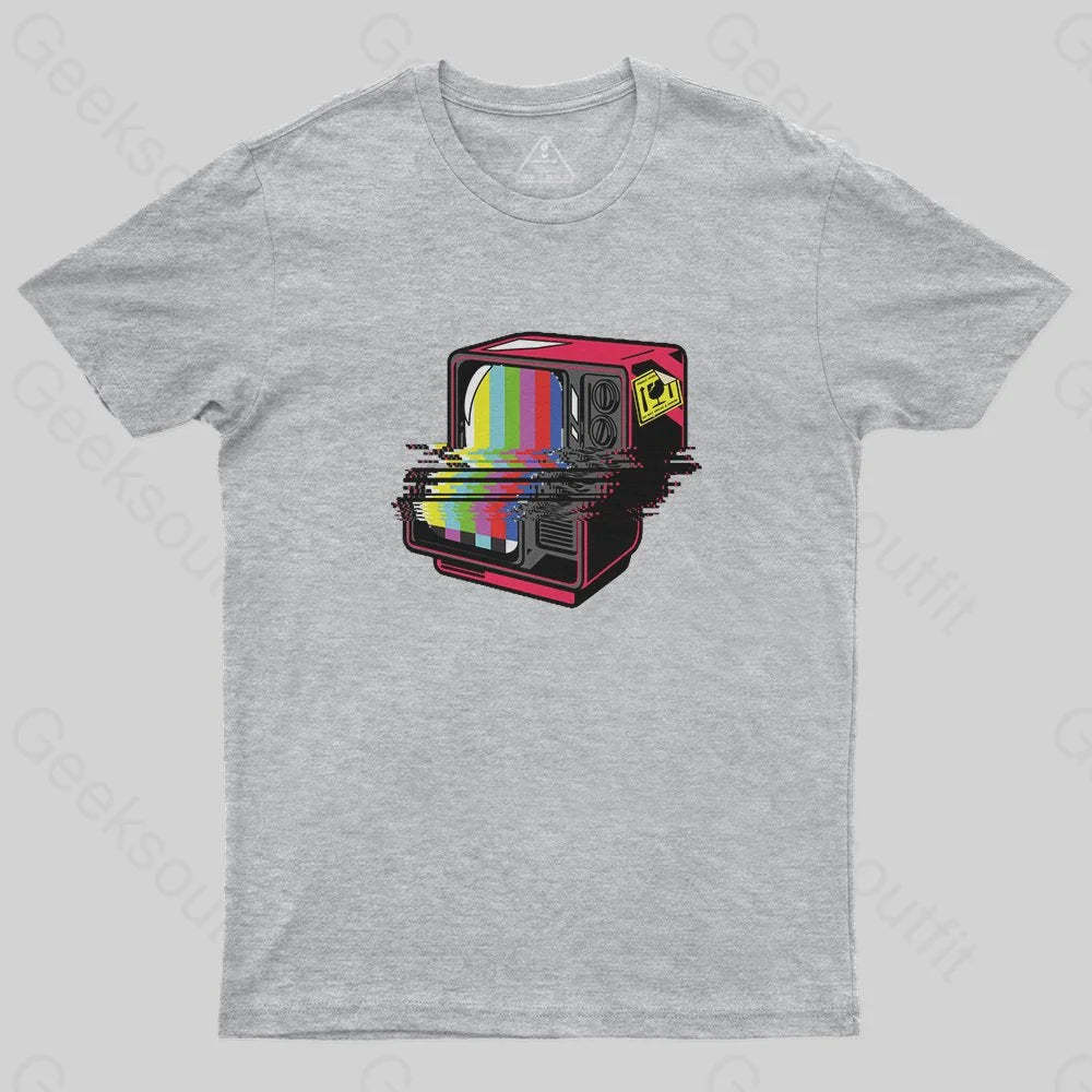 Nostalgia Tube Screen TV T-Shirt - Geeksoutfit