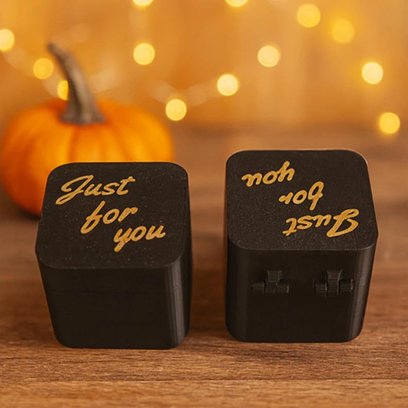 🔥🎃👻Halloween Ghost Surprise Gift Box – Spooky Mystery Treats & Fun Holiday Gift for Halloween Lovers