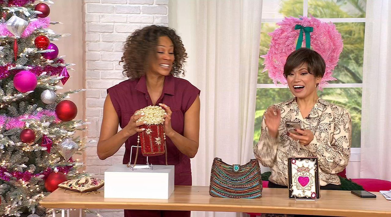 💝𝐐𝐕𝐂 𝐃𝐞𝐚𝐥𝐬 𝐨𝐧 𝐭𝐡𝐞 𝐃𝐚𝐢𝐥𝐲✨Mary Frances Movie Night Bead Crossbody