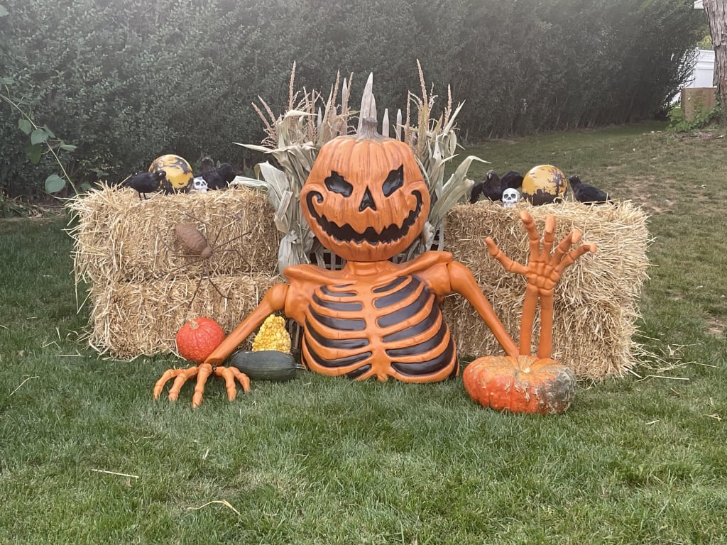 48in Groundbreaking Pumpkin Skeleton Creepy Outdoor Halloween Decor - Bed  Bath & Beyond - 41248859