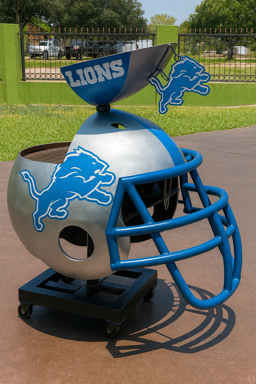 Team Helmet BBQ Grill