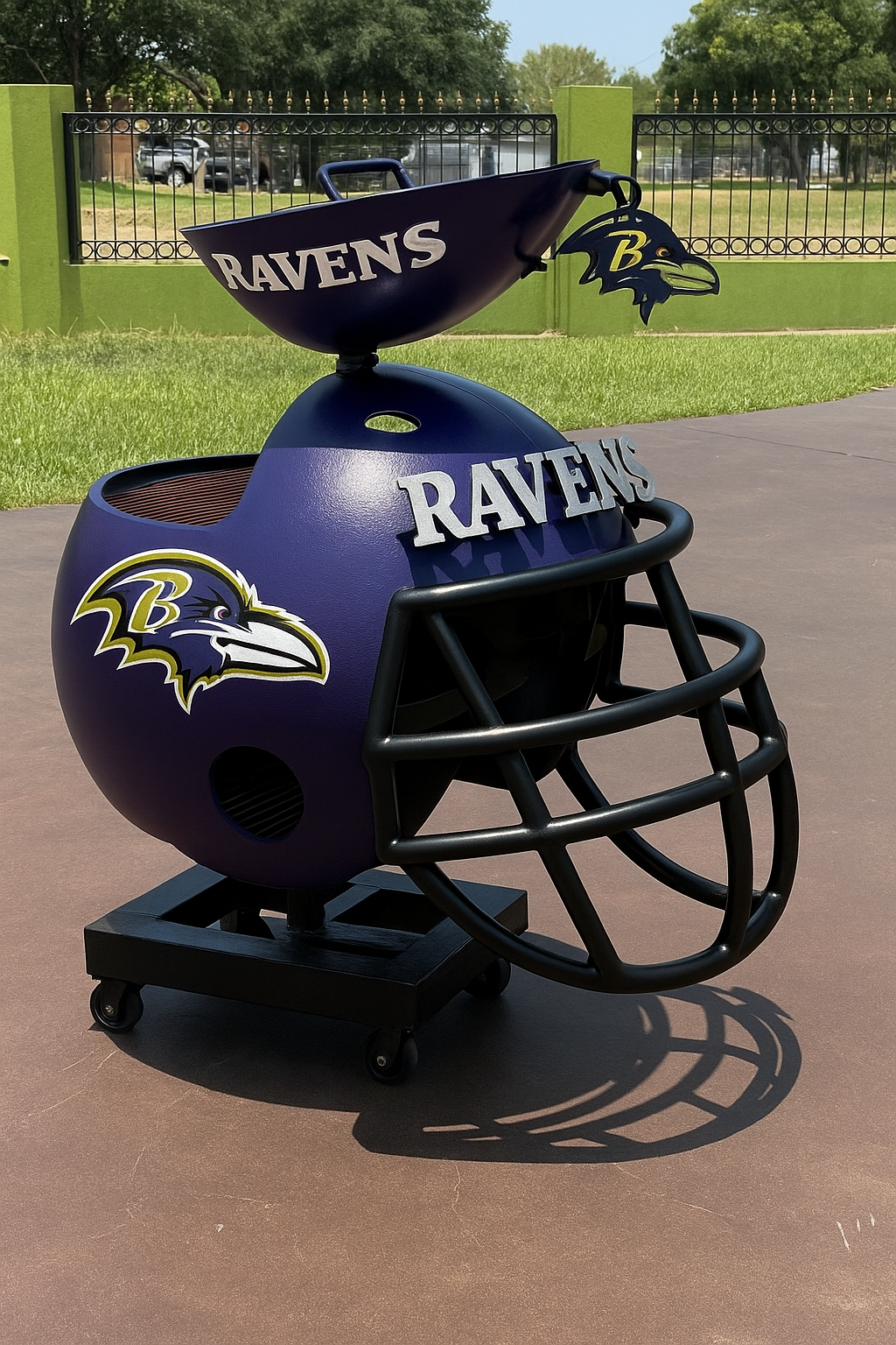 Team Helmet BBQ Grill