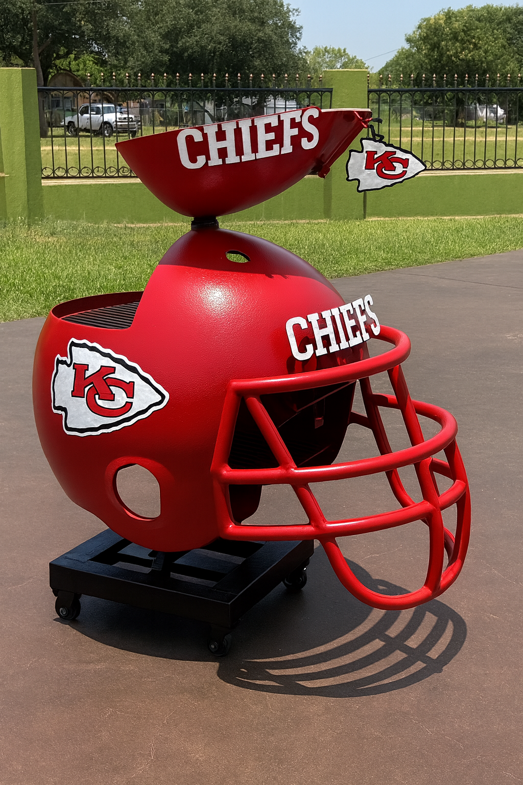 Team Helmet BBQ Grill