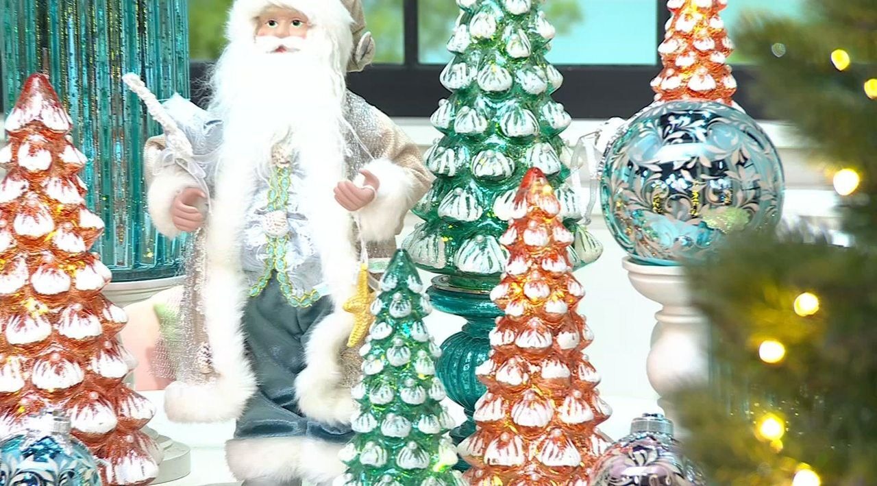 💝Last Day of Clearance!!💝BUY MORE SAVE MORE✨Set of 3 Illuminated Snow Tipped w/ Pearl Trees by Valerie