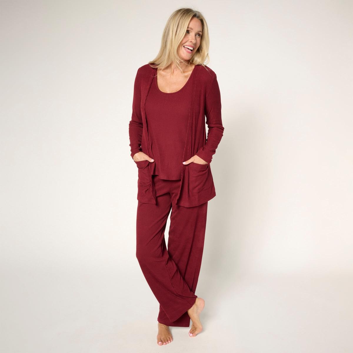 💝𝐐𝐕𝐂 𝐃𝐞𝐚𝐥𝐬 𝐨𝐧 𝐭𝐡𝐞 𝐃𝐚𝐢𝐥𝐲 - 𝐁𝐮𝐲 𝟐 𝐆𝐞𝐭 𝟐 𝐅𝐫𝐞𝐞✨HUE 3-piece Ribbed Knit Lounge Set