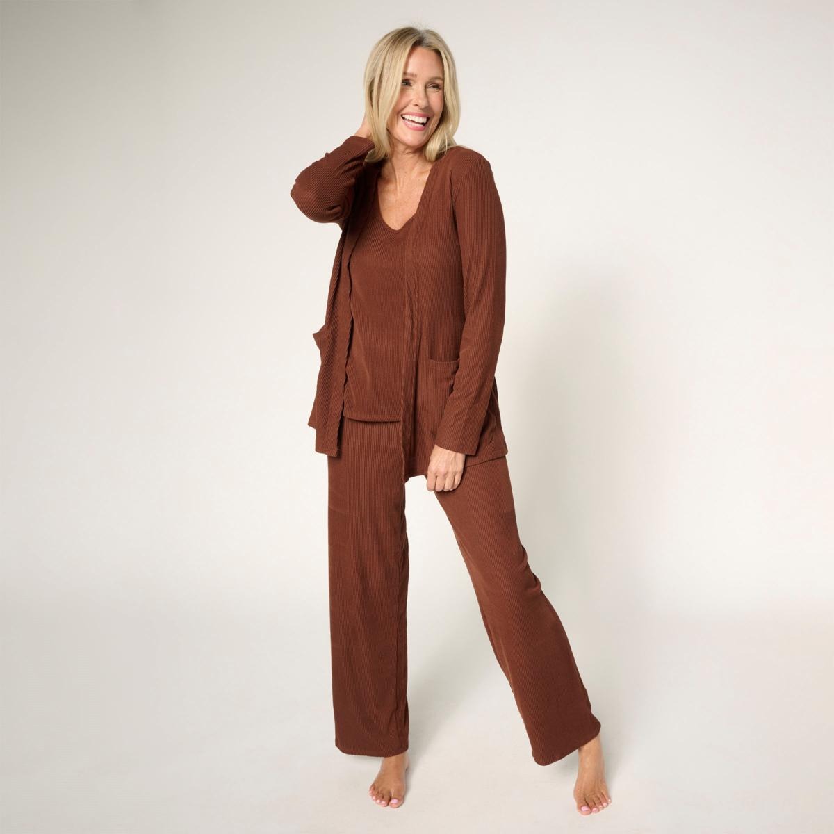 💝𝐐𝐕𝐂 𝐃𝐞𝐚𝐥𝐬 𝐨𝐧 𝐭𝐡𝐞 𝐃𝐚𝐢𝐥𝐲 - 𝐁𝐮𝐲 𝟐 𝐆𝐞𝐭 𝟐 𝐅𝐫𝐞𝐞✨HUE 3-piece Ribbed Knit Lounge Set