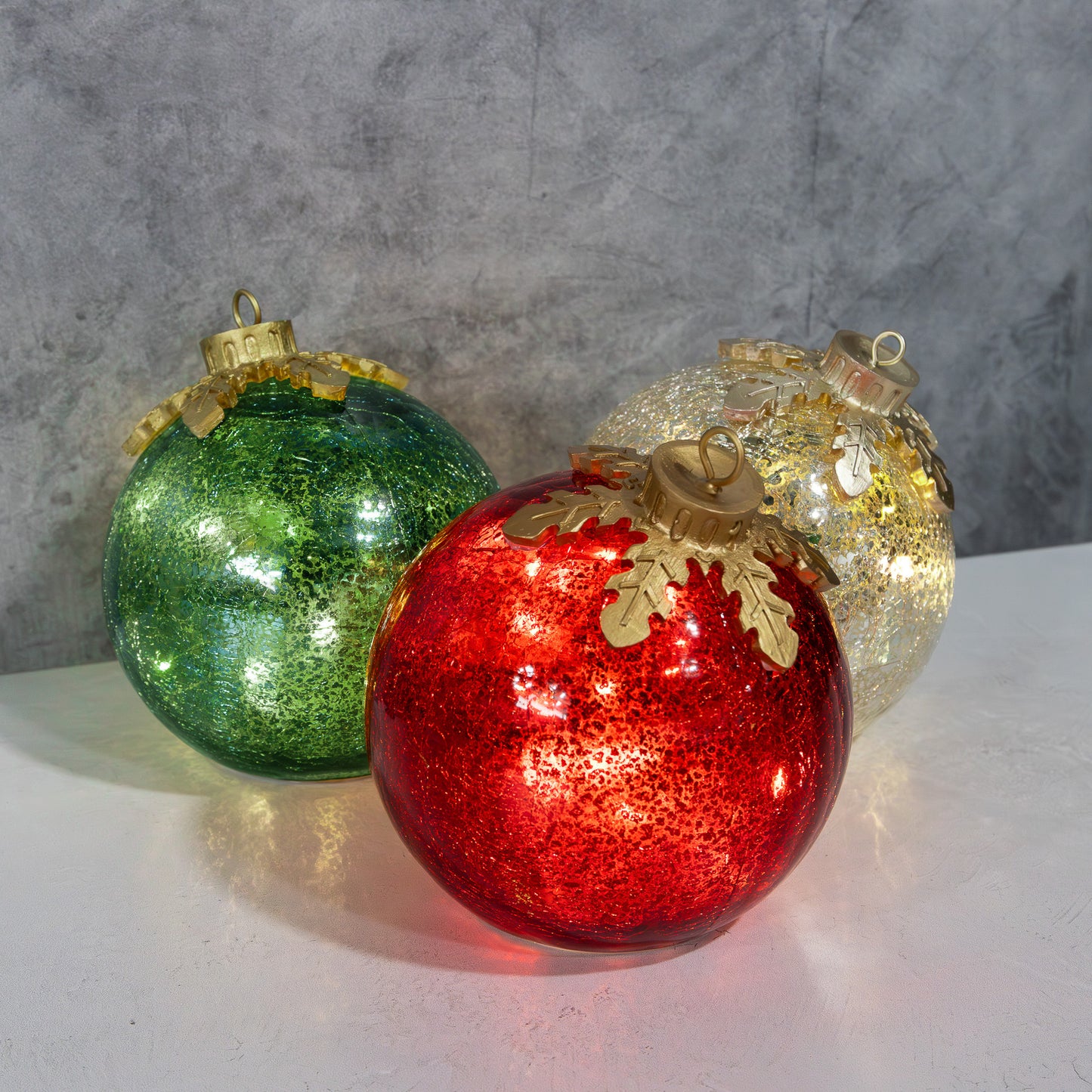 💝𝐐𝐕𝐂 𝐃𝐞𝐚𝐥𝐬 𝐨𝐧 𝐭𝐡𝐞 𝐃𝐚𝐢𝐥𝐲 - 𝐁𝐮𝐲 𝟐 𝐆𝐞𝐭 𝟐 𝐅𝐫𝐞𝐞✨Battery Operated Glass Tabletop Christmas Ornaments - Set of 3