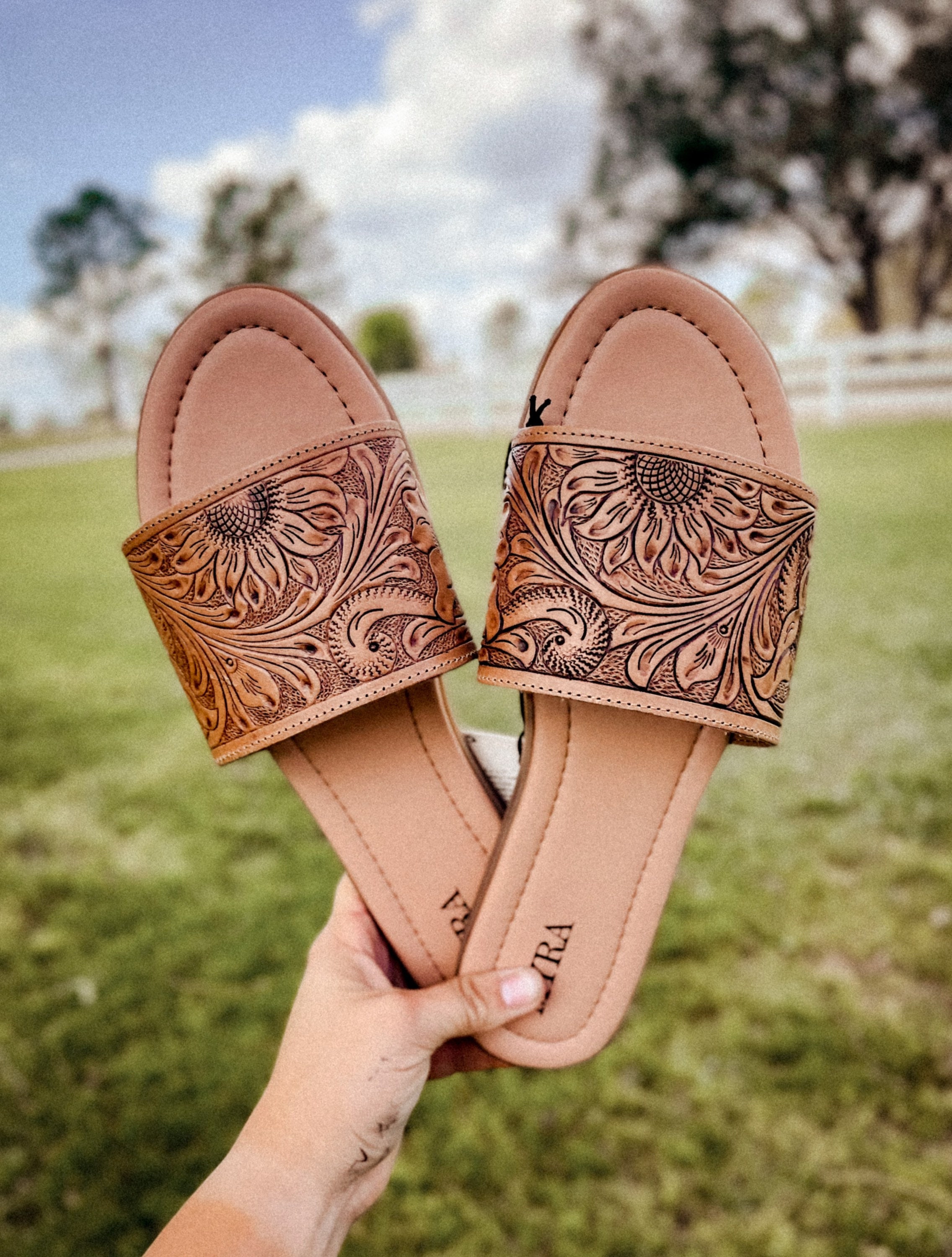 Genuine Leather Tooled Western Sandals Outdoor Flipflops Footwear
