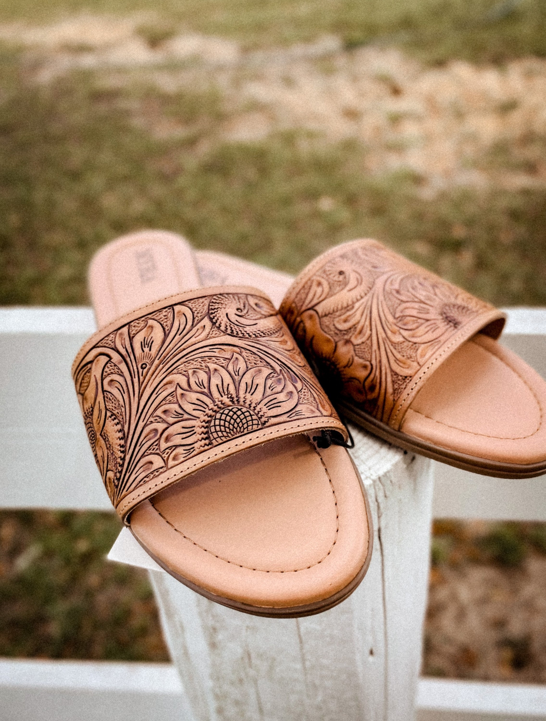 Genuine Leather Tooled Western Sandals Outdoor Flipflops Footwear