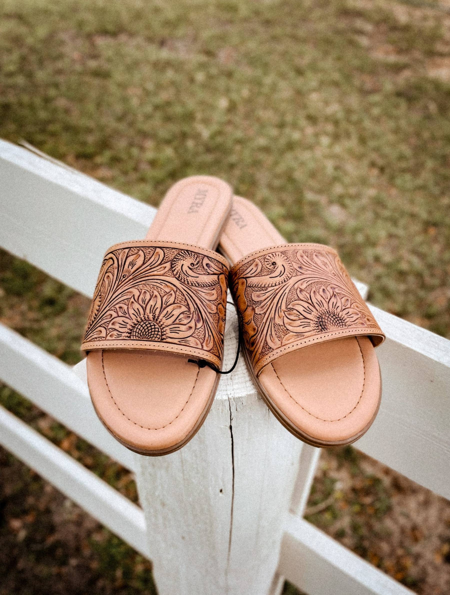 Genuine Leather Tooled Western Sandals Outdoor Flipflops Footwear
