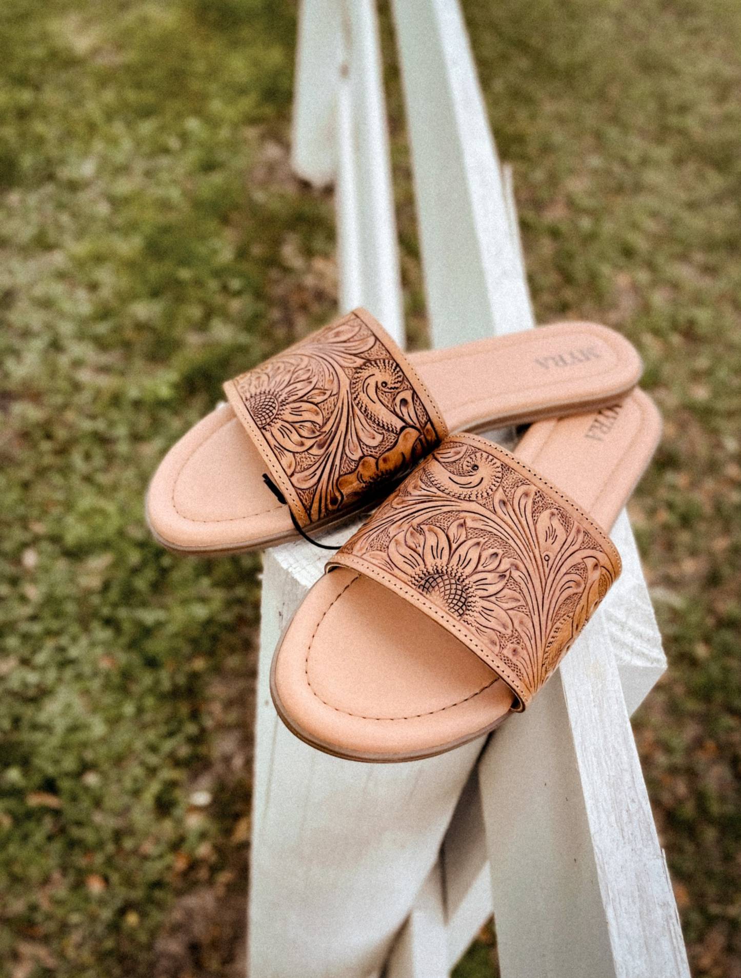 Genuine Leather Tooled Western Sandals Outdoor Flipflops Footwear