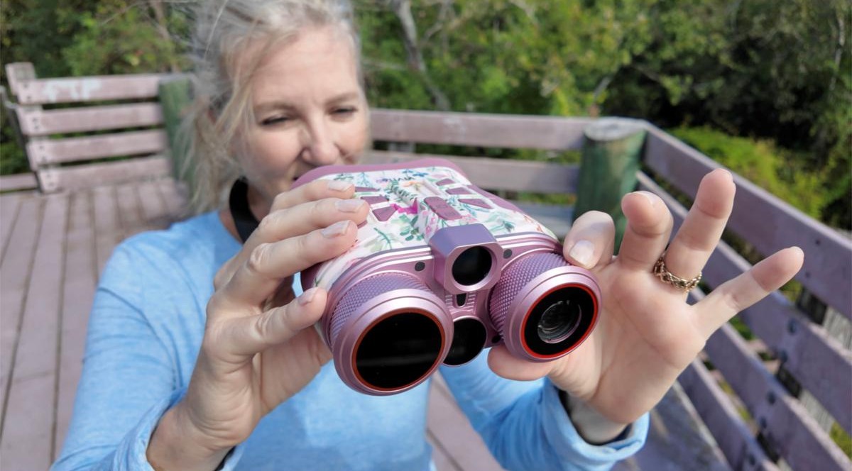 Vivitar Digital Camera Binoculars with Night Vision plus Accessory Kit