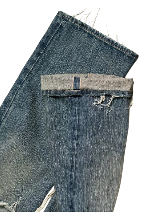 DISTRESS FADE DENIM